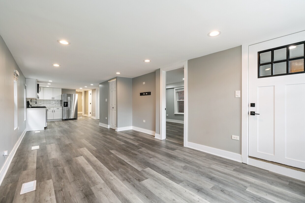 Foto principal - 4624 N Springfield Ave