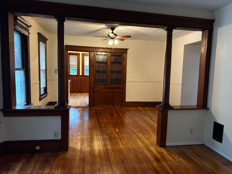 Primary Photo - 111-113-113 Myrtle St
