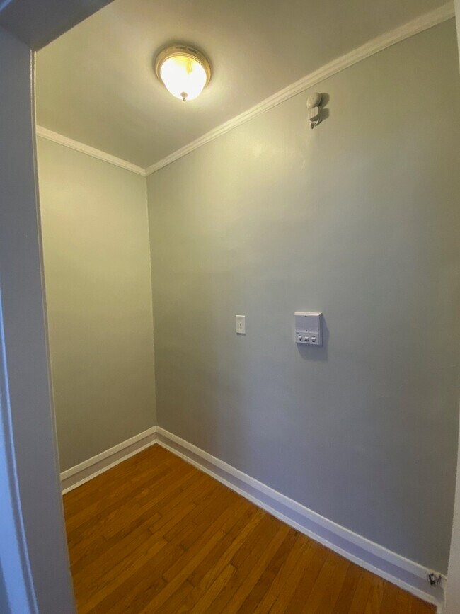 Foto del edificio - 6516 N Glenwood Ave