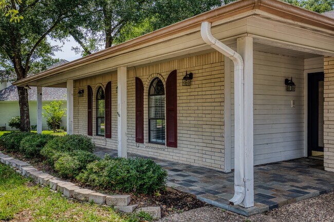 Foto del edificio - 216 Duerr Dr