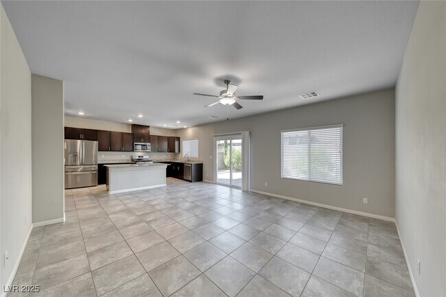 Foto del edificio - 4024 Floating Fern Ave