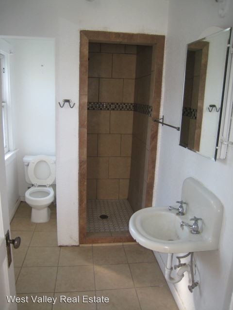 Building Photo - 4 br, 2 bath House - 306 Taylor Street