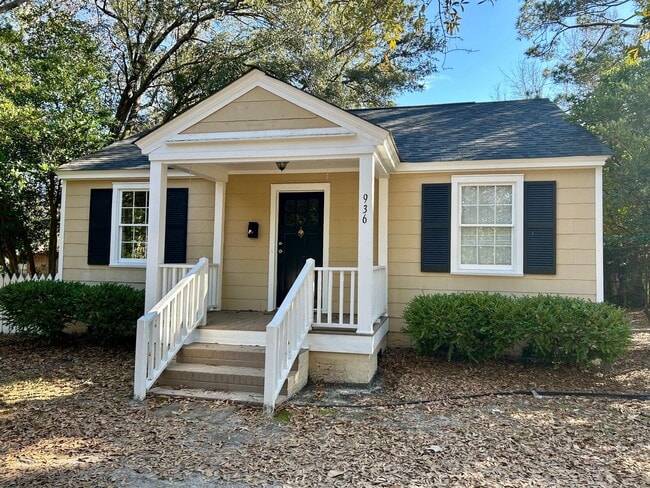 Building Photo - Cottage Vibes!
