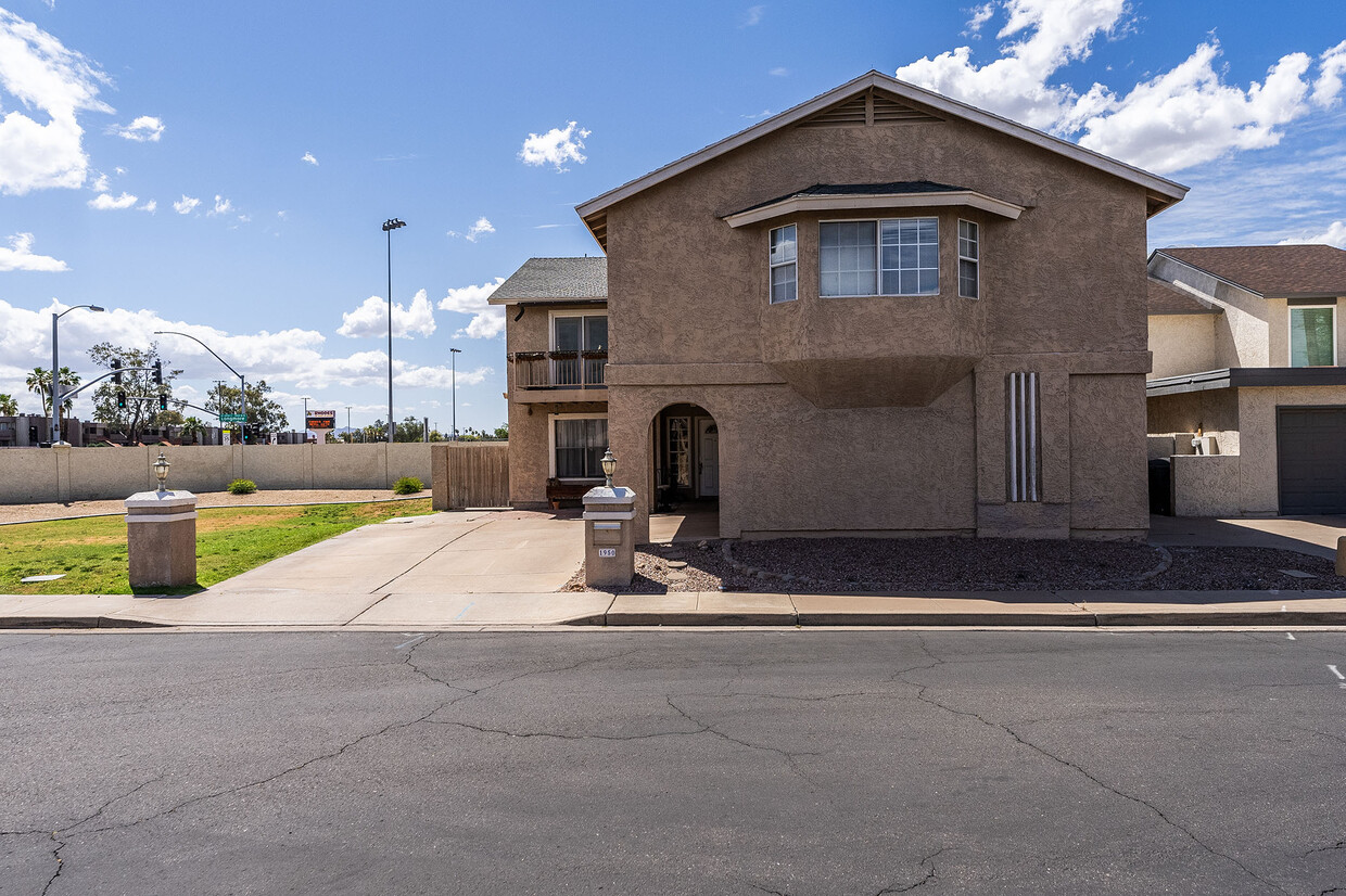 Foto principal - 1950 S Saguaro Cir