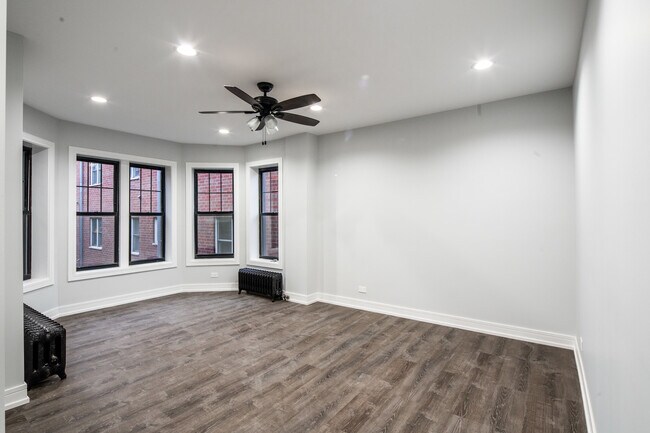 Foto del edificio - 6115 N Winthrop Ave