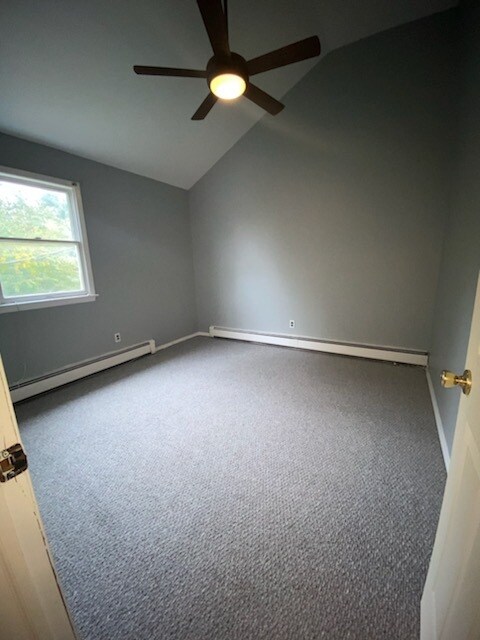 Bedroom - 16 Colonial Dr