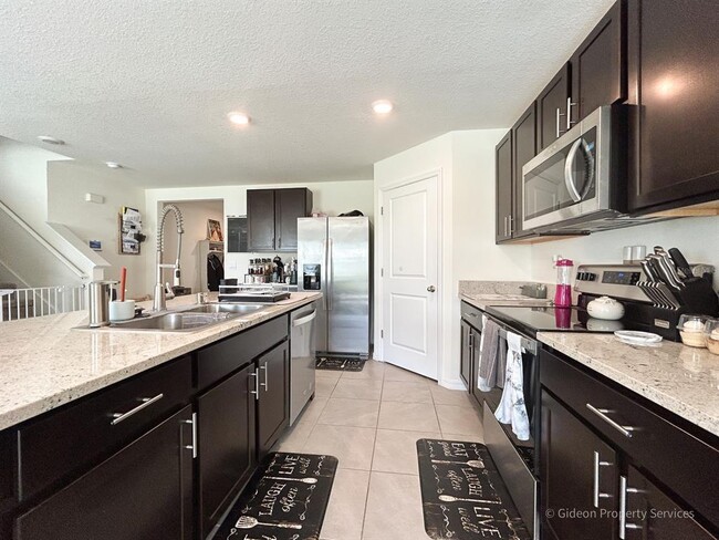 Foto del edificio - 16372 NW 190th St