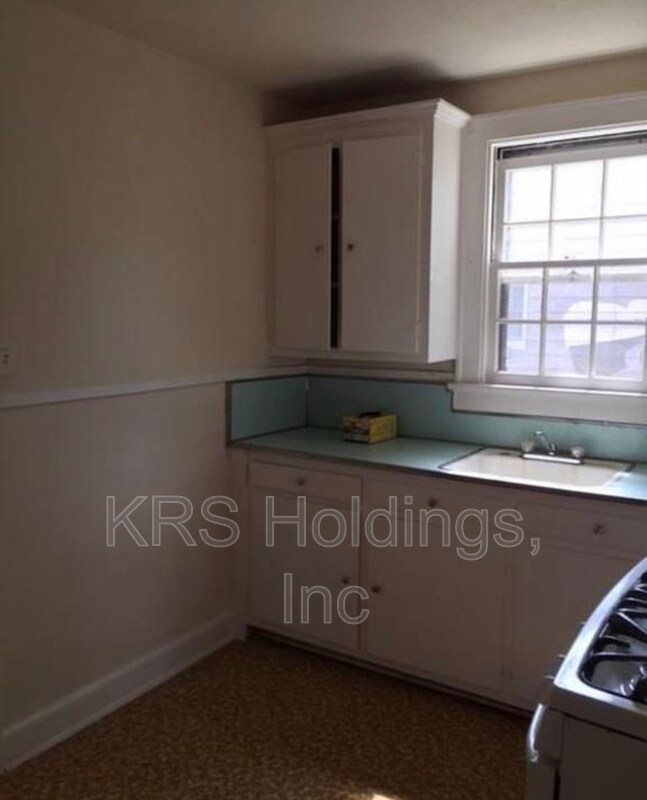 Building Photo - 143 Chesterfield Rd