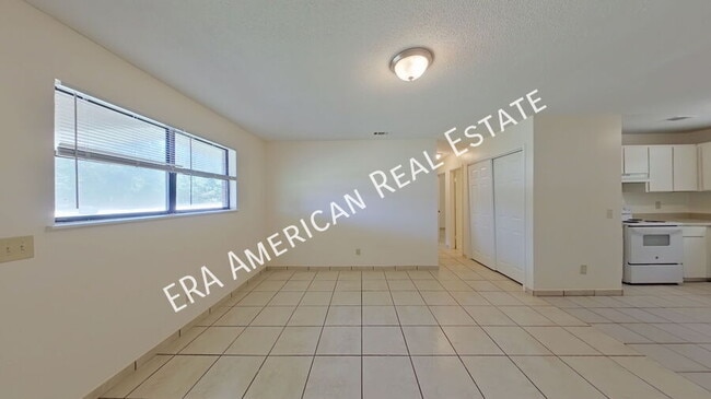 Building Photo - 126 Twin Trees Dr