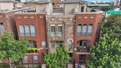 Building Photo - 2204 Marilla St