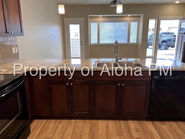 Foto del edificio - 3534 E Grand Forest Dr