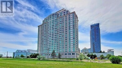 Building Photo - 11 Lee Centre Dr