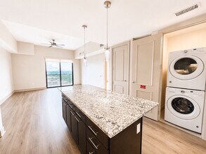 Building Photo - 9787 Katy Fwy