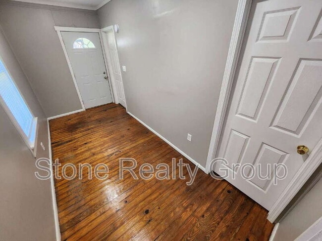 Building Photo - 1435 3rd Ave