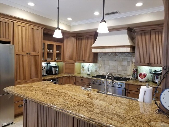Foto del edificio - 4 br, 3 bath House - 10 Ellistone # 45