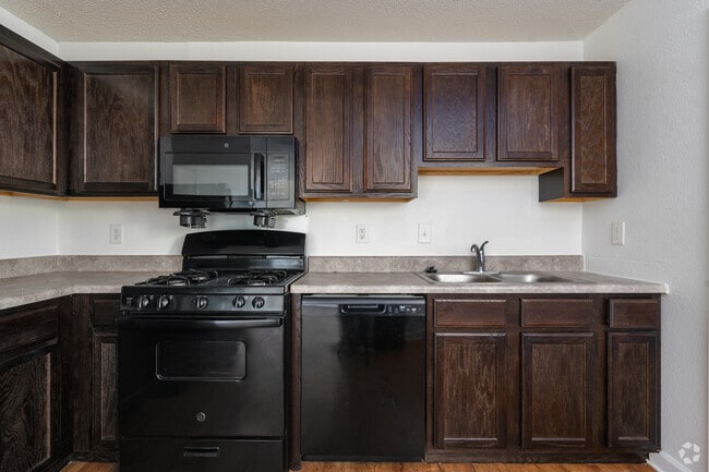 1 habitación, 1 baño - 640 pies cuadrados - Cocina - Hollywood/Shawnee Apartments