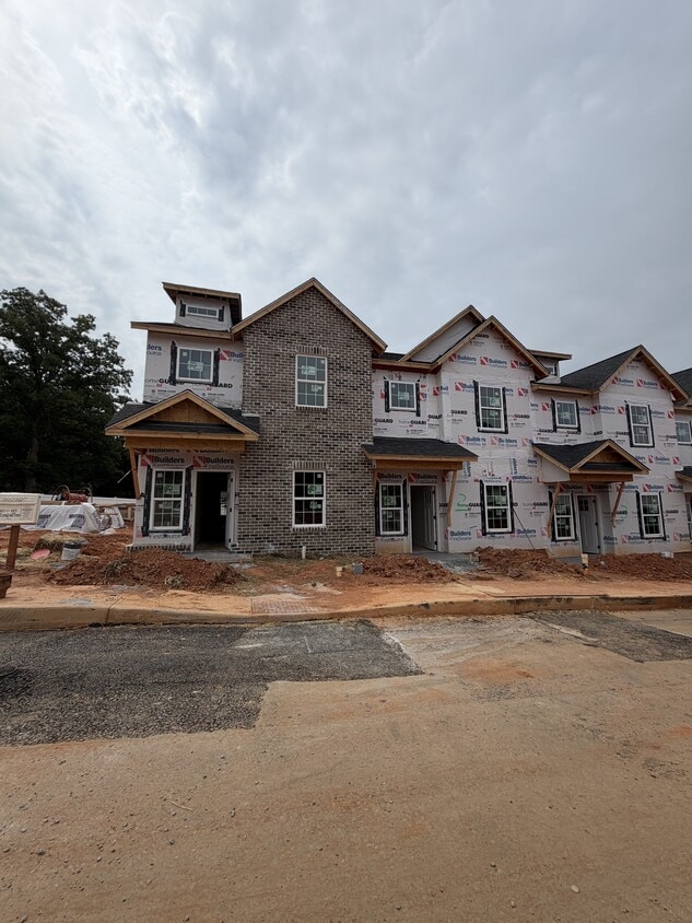 Photo - 536 Leesville Rd (Lynchburg, VA)