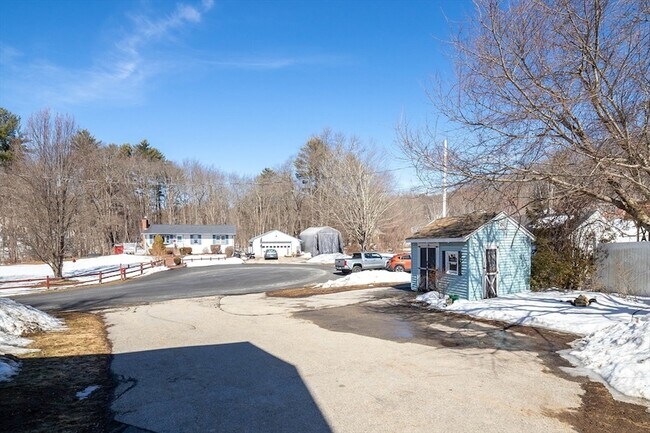 Foto del edificio - 5 Maple Ave