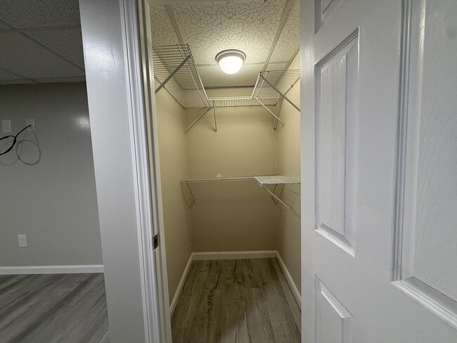 Building Photo - 320-322-322 Wood St