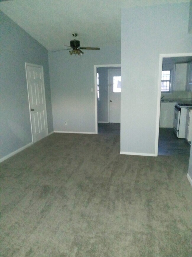 Foto del edificio - 908 Heather St