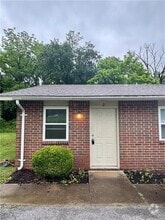 Building Photo - 220 Brooke Lynn Dr