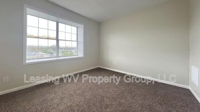 Foto del edificio - 139 Clayton Ave