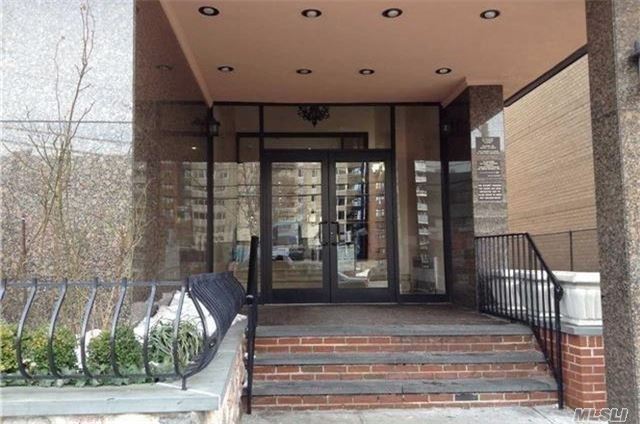 Building Photo - 134-54 Maple Ave