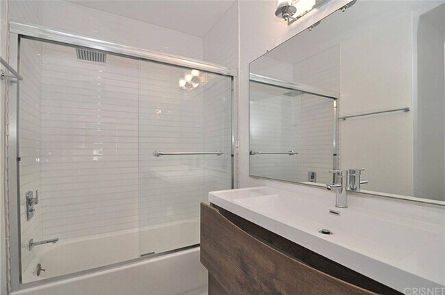 Foto del edificio - 10757 Hortense St