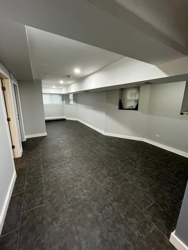 Building Photo - 1922 S Springfield Ave