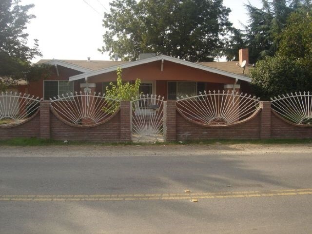 Building Photo - 227 Spencer Ave