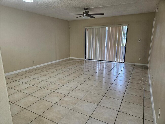 Foto del edificio - 2013 Coral Ridge Dr
