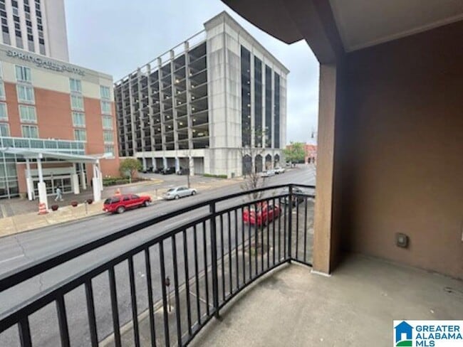 Building Photo - 401 20th St S