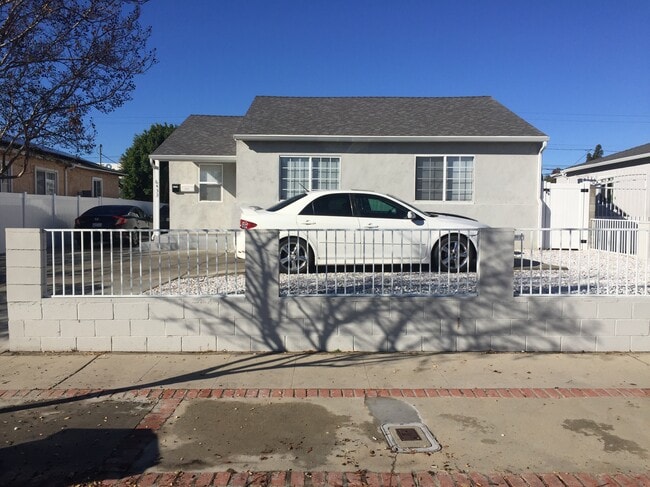 Building Photo - 6433 Gentry Ave