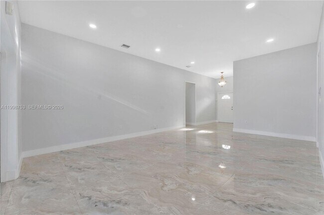 Building Photo - 14130 SW 160th Ct