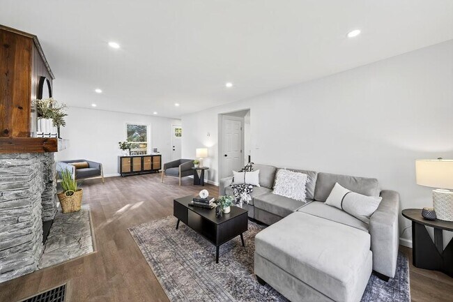 Foto del edificio - 127 W Warrington Rd