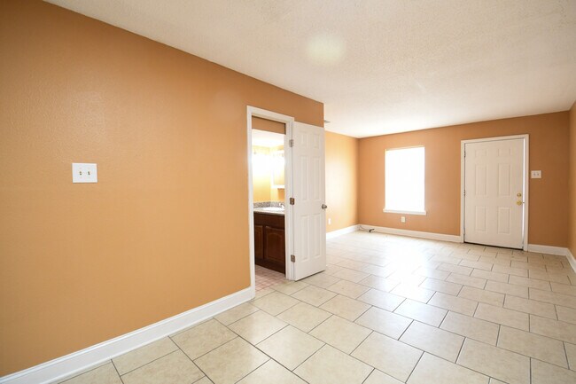 Foto del edificio - 1732 Carrollwood Dr