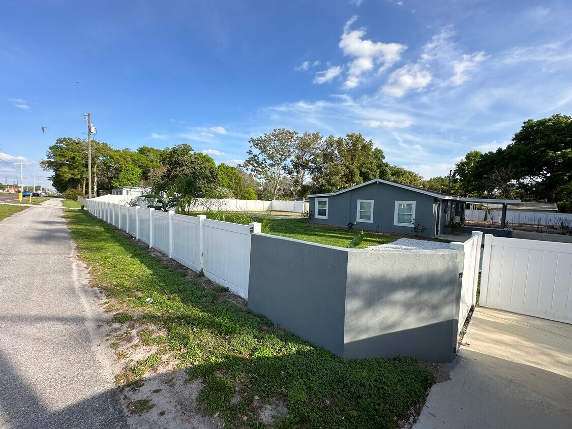Primary Photo - 37542 Eiland Blvd
