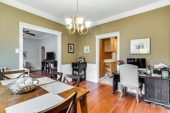 Foto del edificio - 3172 N Pine Grove Ave
