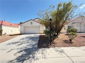 Building Photo - 513 Lava Beds Way