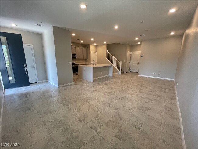 Foto del edificio - 482 Fairview Hills St