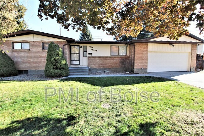 Building Photo - 1510 S Joyce St