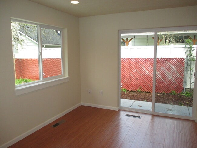 Foto del edificio - Beautiful Three Bedroom in South Salem