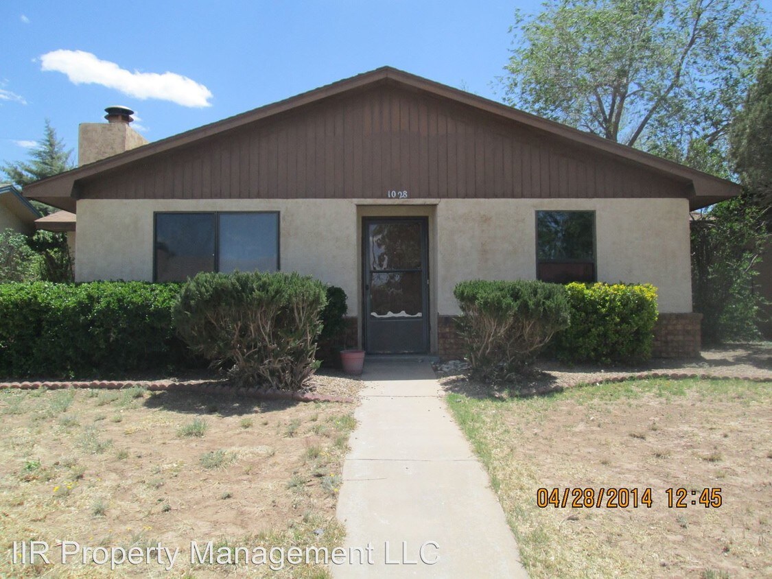 Primary Photo - 3 br, 2 bath House - 1028 Ivy Dr