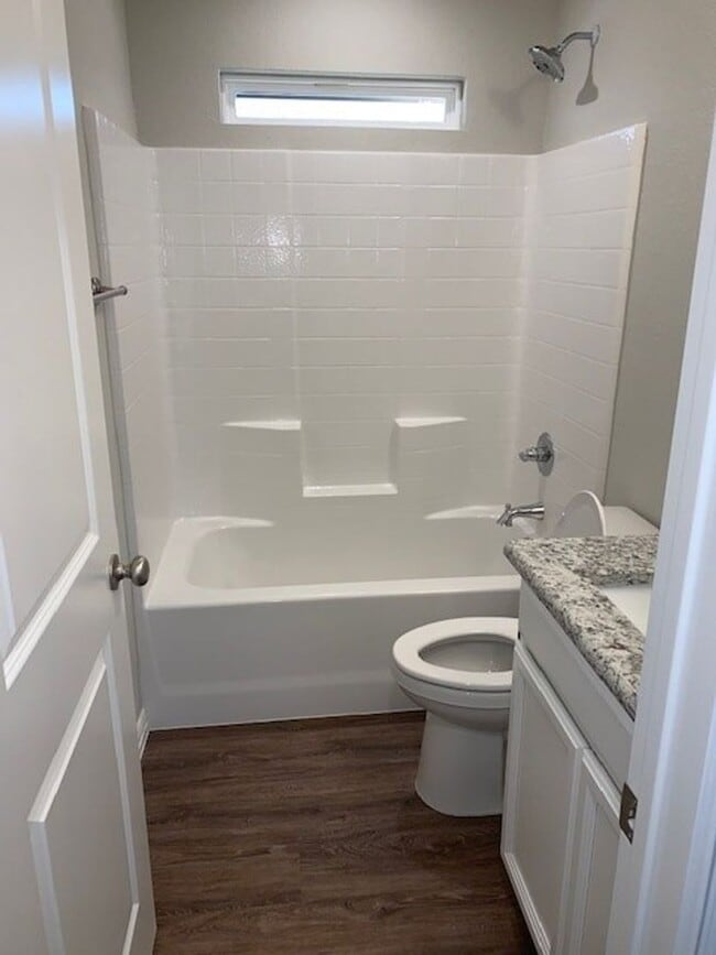 Building Photo - $200 Off first month