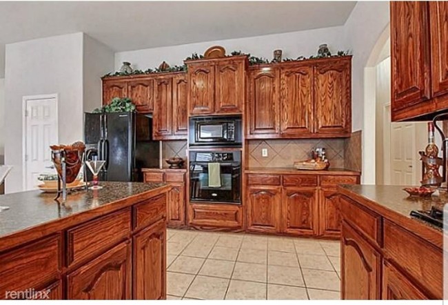 Building Photo - 4 br, 2 bath House - 1504 Parkside Dr