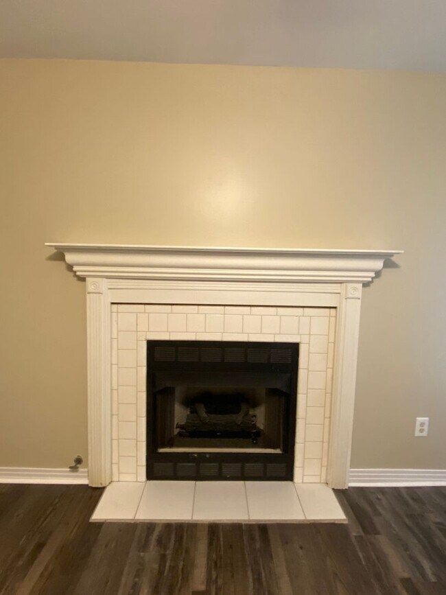 Foto del edificio - Renovated One Level 2 Bedroom / 2 Bathroom condo in Hermitage!