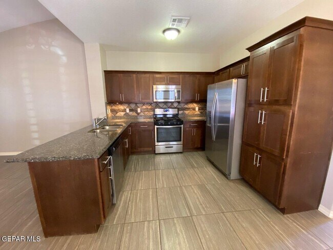 Foto del edificio - 14505 Hunters Grove Ave