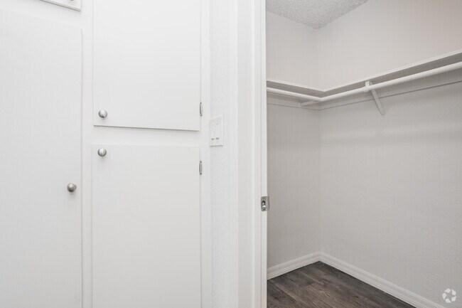 Estudio 465-520 ft² - Mitchell Arms Apts.