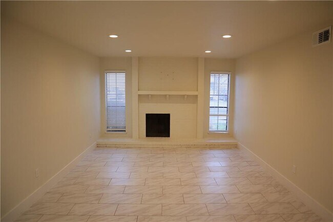 Building Photo - 4159 Steck Ave