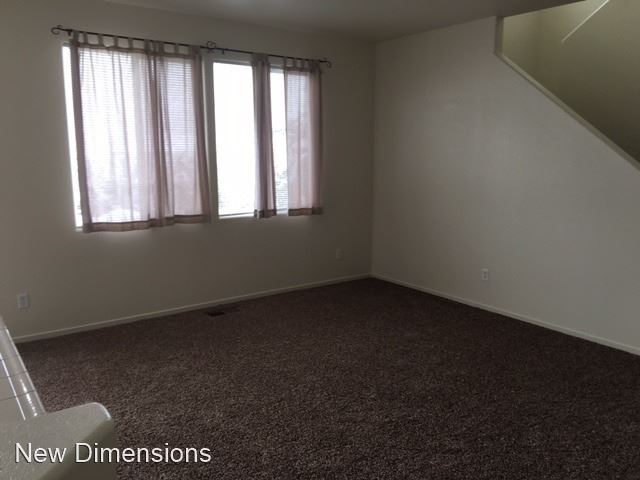 Building Photo - 4 br, 2.5 bath House - 2130 Sapphire Ridge...